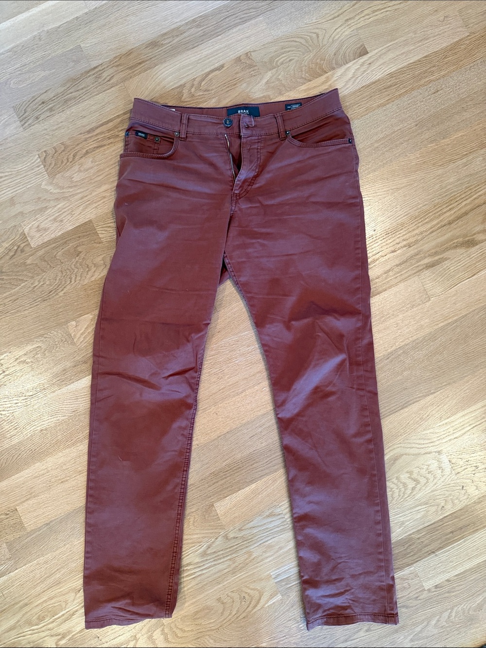 Slim Fit Men's Chinos in Rust Red - BRAX